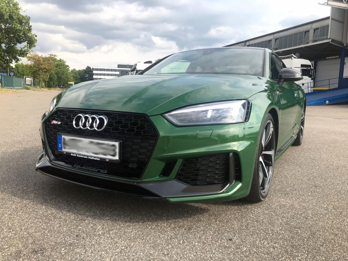 Sportwagen mit Lackschutzfolie
